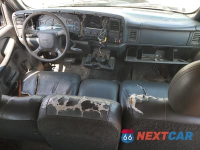 Zdjęcie 8 z 13 samochodu: 1999 GMC NEW SIERRA C1500 VIN:2GTEC19V2X1535752 - miniatura