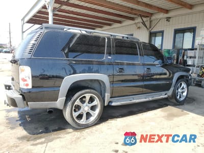 Trzecie zdjęcie samochodu z tyłu: 2005 CHEVROLET SUBURBAN K1500 VIN:3GNFK16Z45G152034 - miniatura