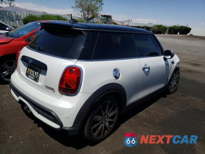 Trzecie zdjęcie samochodu z tyłu: 2023 MINI COOPER S VIN:WMW53DH05P2T80019 - miniatura