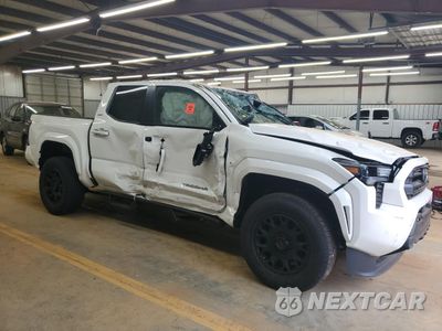 Czwarte zdjęcie samochodu z boku: 2024 TOYOTA TACOMA DOUBLE CAB VIN:3TYLB5JN4RT023262 - miniatura