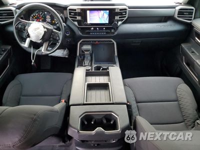 Zdjęcie 8 z 12 samochodu: 2024 TOYOTA TUNDRA CREWMAX SR5 VIN:5TFLA5EC2RX021169 - miniatura