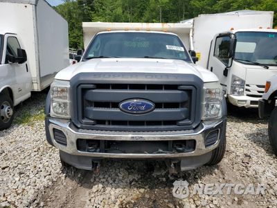 Piąte zdjęcie samochodu w środku: 2014 FORD F550 SUPER DUTY VIN:1FDUF5HT7EEA55739 - miniatura
