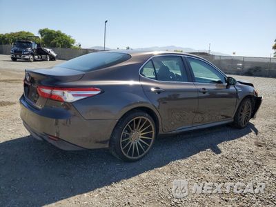 Trzecie zdjęcie samochodu z tyłu: 2018 TOYOTA CAMRY LE VIN:4T1B31HK5JU001047 - miniatura