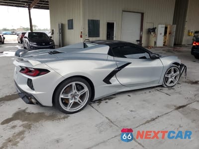 Trzecie zdjęcie samochodu z tyłu: 2024 CHEVROLET CORVETTE STINGRAY 1LT VIN:1G1YA3D42R5109180 - miniatura