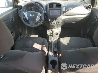 Zdjęcie 8 z 16 samochodu: 2019 NISSAN VERSA S VIN:3N1CN7AP2KL807440 - miniatura