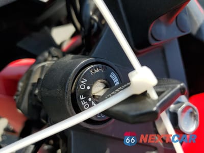 Zdjęcie 8 z 9 samochodu: 2016 KAWASAKI EX300 B VIN:JKAEX8B11GDA31795 - miniatura