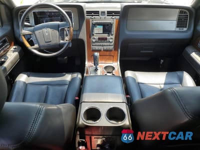 Zdjęcie 8 z 15 samochodu: 2014 LINCOLN NAVIGATOR VIN:5LMJJ2H58EEL03852 - miniatura