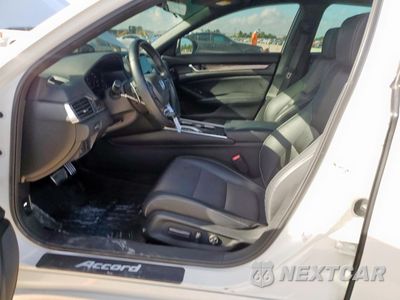 Zdjęcie 7 z 14 samochodu: 2018 HONDA ACCORD SPORT VIN:1HGCV2F39JA053627 - miniatura