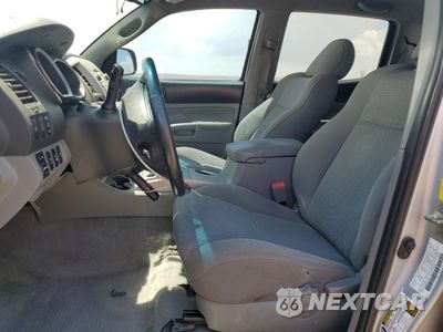 Zdjęcie 7 z 15 samochodu: 2011 TOYOTA TACOMA DOUBLE CAB VIN:3TMLU4EN0BM069302 - miniatura
