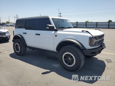 Czwarte zdjęcie samochodu z boku: 2023 FORD BRONCO BASE VIN:1FMEE5DP2PLB39031 - miniatura