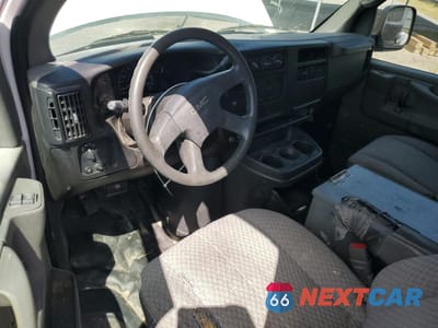 Zdjęcie 8 z 13 samochodu: 2007 GMC SAVANA G2500 VIN:1GTGG25V871176924 - miniatura