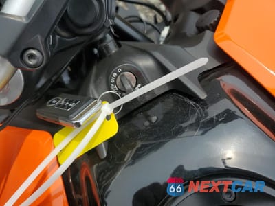 Zdjęcie 8 z 10 samochodu: 2023 KTM 200 DUKE VIN:MD2JPC404PC025949 - miniatura