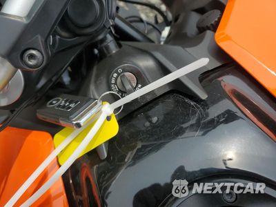 Zdjęcie 8 z 10 samochodu: 2023 KTM 200 DUKE VIN:MD2JPC404PC025949 - miniatura