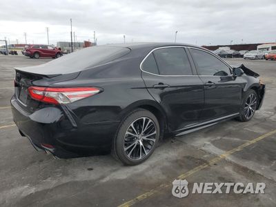 Trzecie zdjęcie samochodu z tyłu: 2018 TOYOTA CAMRY L VIN:4T1B11HK1JU585422 - miniatura