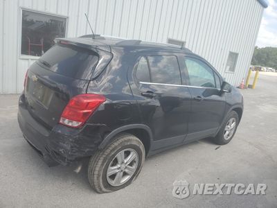Trzecie zdjęcie samochodu z tyłu: 2020 CHEVROLET TRAX 1LT VIN:3GNCJPSB0LL215913 - miniatura