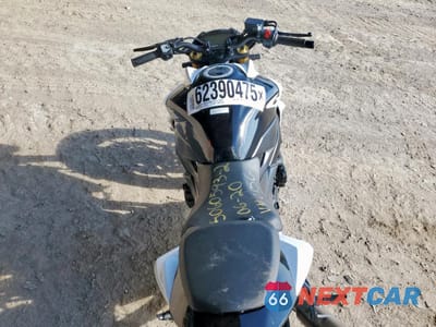 Zdjęcie 6 z 9 samochodu: 2023 SUZUKI GSX-S750 M VIN:JS1C533D0P7100156 - miniatura