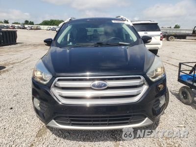 Piąte zdjęcie samochodu w środku: 2017 FORD ESCAPE TITANIUM VIN:1FMCU0JD0HUC08995 - miniatura