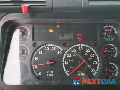 Zdjęcie 8 z 10 samochodu: 2015 FREIGHTLINER CASCADIA 125 VIN:3AKJGLD60FSGJ8779 - miniatura