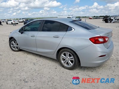 Drugie zdjęcie samochodu z przodu: 2017 CHEVROLET CRUZE LT VIN:1G1BE5SM1H7110476 - miniatura