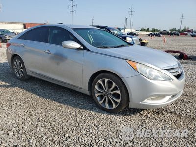 Czwarte zdjęcie samochodu z boku: 2013 HYUNDAI SONATA SE VIN:5NPEC4AB6DH745316 - miniatura