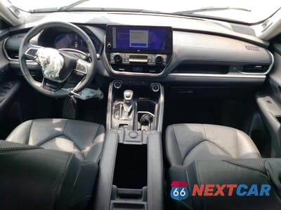 Zdjęcie 8 z 13 samochodu: 2024 TOYOTA GRAND HIGHLANDER XLE VIN:5TDACAB58RS018797 - miniatura