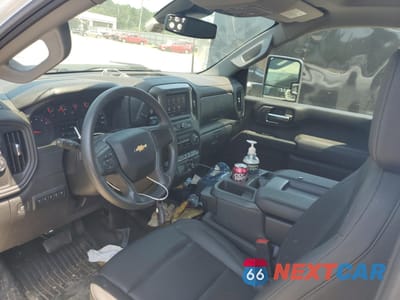 Zdjęcie 8 z 14 samochodu: 2024 CHEVROLET SILVERADO C3500 VIN:1GB3WRE78RF396893 - miniatura