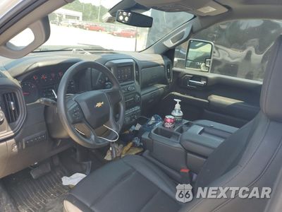 Zdjęcie 8 z 14 samochodu: 2024 CHEVROLET SILVERADO C3500 VIN:1GB3WRE78RF396893 - miniatura