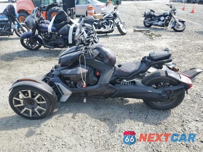 Trzecie zdjęcie samochodu z tyłu: 2019 CAN-AM RYKER RALLY EDITION VIN:3JB2GEG40KJ000031 - miniatura