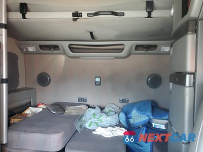 Zdjęcie 6 z 10 samochodu: 2024 VOLVO VNL SEMI TRUCK VIN:4V4NC9EH6RN642047 - miniatura