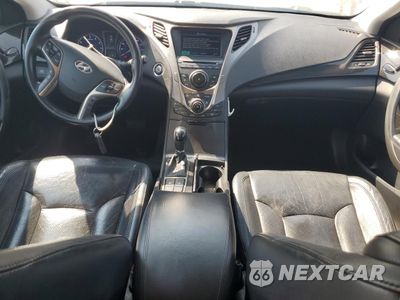 Zdjęcie 8 z 15 samochodu: 2012 HYUNDAI AZERA GLS VIN:KMHFG4JG2CA150923 - miniatura