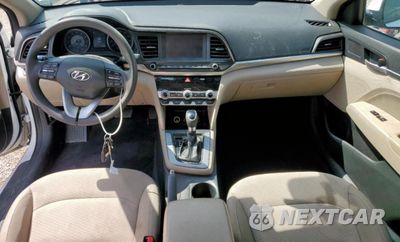 Zdjęcie 8 z 13 samochodu: 2020 HYUNDAI ELANTRA SEL VIN:5NPD84LF5LH607701 - miniatura