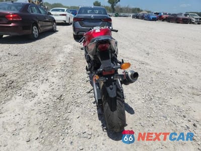 Czwarte zdjęcie samochodu z boku: 2025 SUZUKI GSX-R1000 VIN:JS1DM11B0S7100454 - miniatura