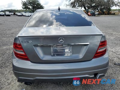 Zdjęcie 6 z 13 samochodu: 2012 MERCEDES-BENZ C 250 VIN:WDDGF4HBXCA726415 - miniatura