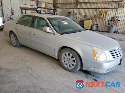 Czwarte zdjęcie samochodu z boku: 2011 CADILLAC DTS PREMIUM COLLECTION VIN:1G6KH5E64BU107353 - miniatura