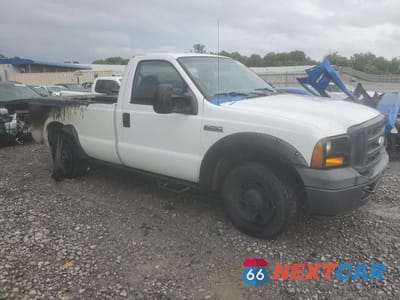 Czwarte zdjęcie samochodu z boku: 2006 FORD F250 SUPER DUTY VIN:1FTNF20546EC63616 - miniatura