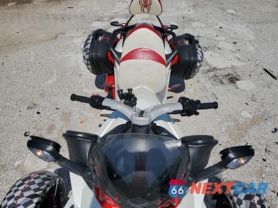 Piąte zdjęcie samochodu w środku: 2014 CAN-AM SPYDER ROADSTER RS VIN:2BXNABC12EV001447 - miniatura