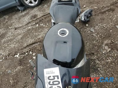 Piąte zdjęcie samochodu w środku: 2003 SUZUKI GSX-R600 VIN:JS1GN7BA732109976 - miniatura