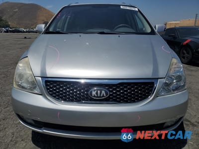 Piąte zdjęcie samochodu w środku: 2014 KIA SEDONA LX VIN:KNDMG4C73E6542307 - miniatura