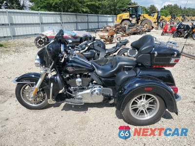 Trzecie zdjęcie samochodu z tyłu: 2013 HARLEY-DAVIDSON FLHTCUTG TRI GLIDE ULTRA CLASSIC VIN:1HD1MAM18DB850324 - miniatura