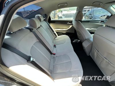 Zdjęcie 6 z 11 samochodu: 2017 HYUNDAI SONATA SE VIN:5NPE24AF9HH475302 - miniatura