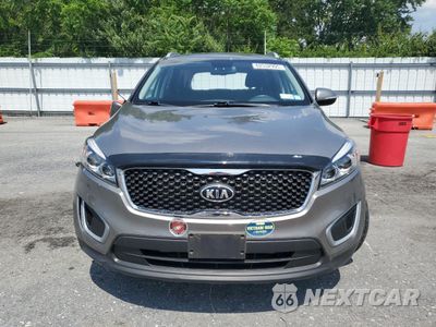 Piąte zdjęcie samochodu w środku: 2018 KIA SORENTO LX VIN:5XYPGDA39JG413315 - miniatura