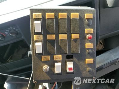 Zdjęcie 9 z 10 samochodu: 2003 CHEVROLET EXPRESS G3500 VIN:1GBHG31U731223415 - miniatura