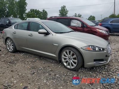 Czwarte zdjęcie samochodu z boku: 2014 JAGUAR XF VIN:SAJWJ0EF4E8U19659 - miniatura