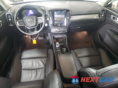 Zdjęcie 8 z 15 samochodu: 2023 VOLVO XC40 PLUS VIN:YV4L12UW6P2077083 - miniatura