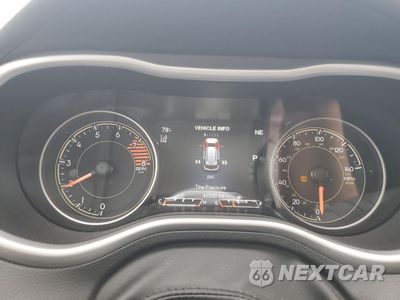 Zdjęcie 9 z 15 samochodu: 2017 JEEP CHEROKEE OVERLAND VIN:1C4PJMJS7HW557791 - miniatura