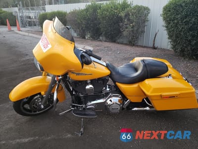 Trzecie zdjęcie samochodu z tyłu: 2013 HARLEY-DAVIDSON FLHX STREET GLIDE VIN:1HD1KBM18DB654847 - miniatura