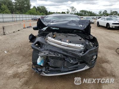 Piąte zdjęcie samochodu w środku: 2017 FORD ESCAPE SE VIN:1FMCU0GD2HUC22906 - miniatura