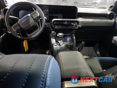Zdjęcie 8 z 12 samochodu: 2024 TOYOTA LAND CRUISER BASE VIN:JTEABFAJ4R5008056 - miniatura
