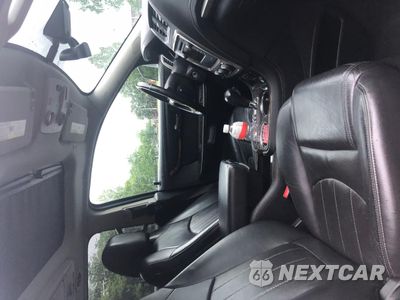 Piąte zdjęcie samochodu w środku: 2016 GMC ACADIA DENALI VIN:1GKKVTKDXGJ324660 - miniatura