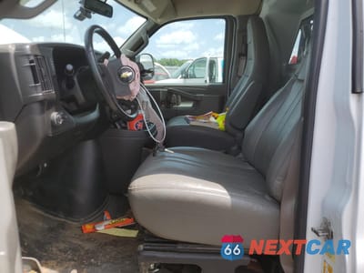 Zdjęcie 7 z 14 samochodu: 2023 CHEVROLET EXPRESS G2500 VIN:1GCWGAFP3P1207650 - miniatura
